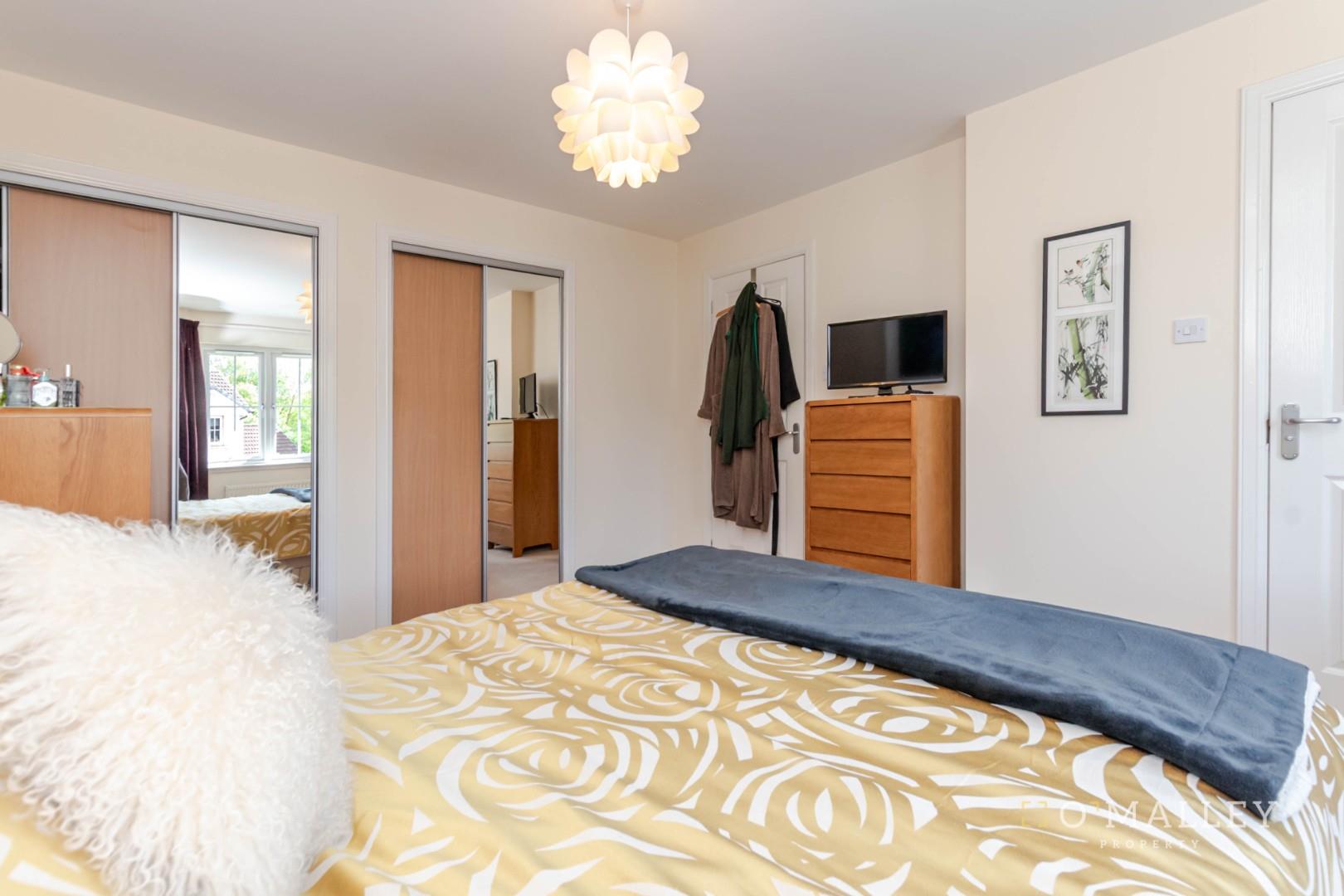 82Sparow_MasterBedroom_03.jpg